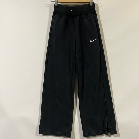Nike Pants - Nike wide leg fleece sweatpants